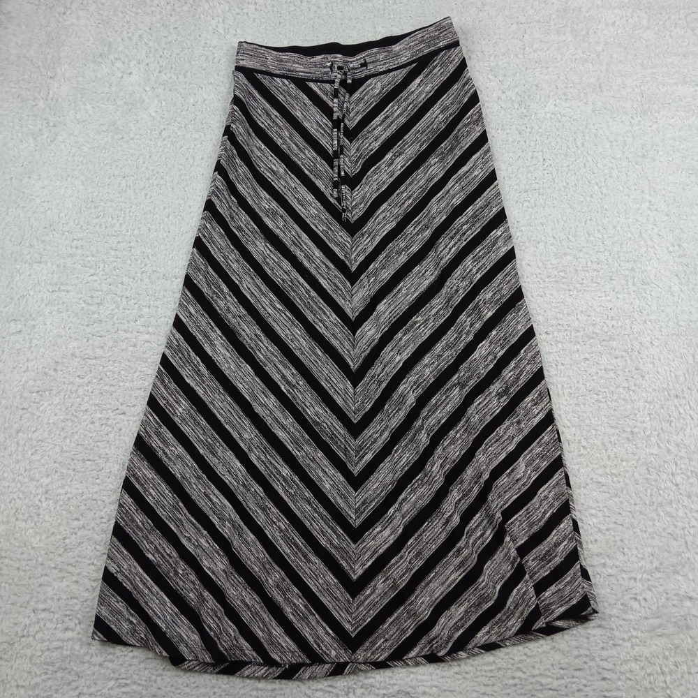 Maurices Maxi Skirt Chevron Women S Black Gray Striped Jersey Knit H0713